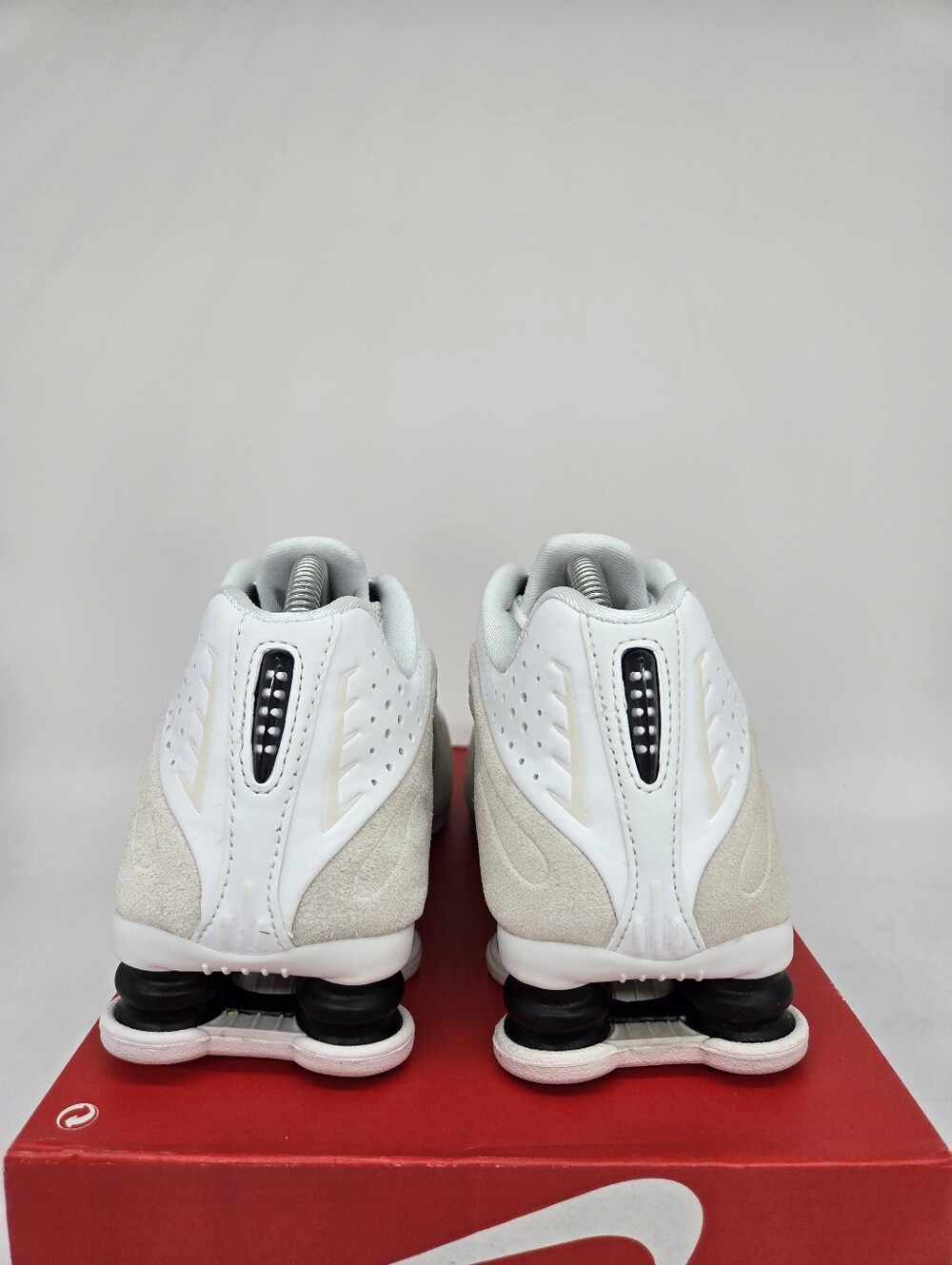 Nike Shox R4 Summit White Light Orewood Brown Women's Shoes Size 6 - Picture 4 of 8